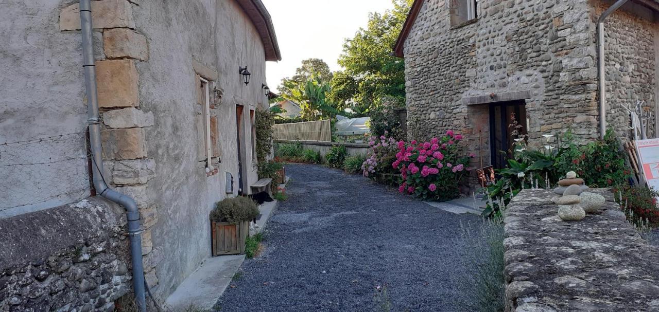 Gite Les Petits Chemins Ledeuix Exteriér fotografie
